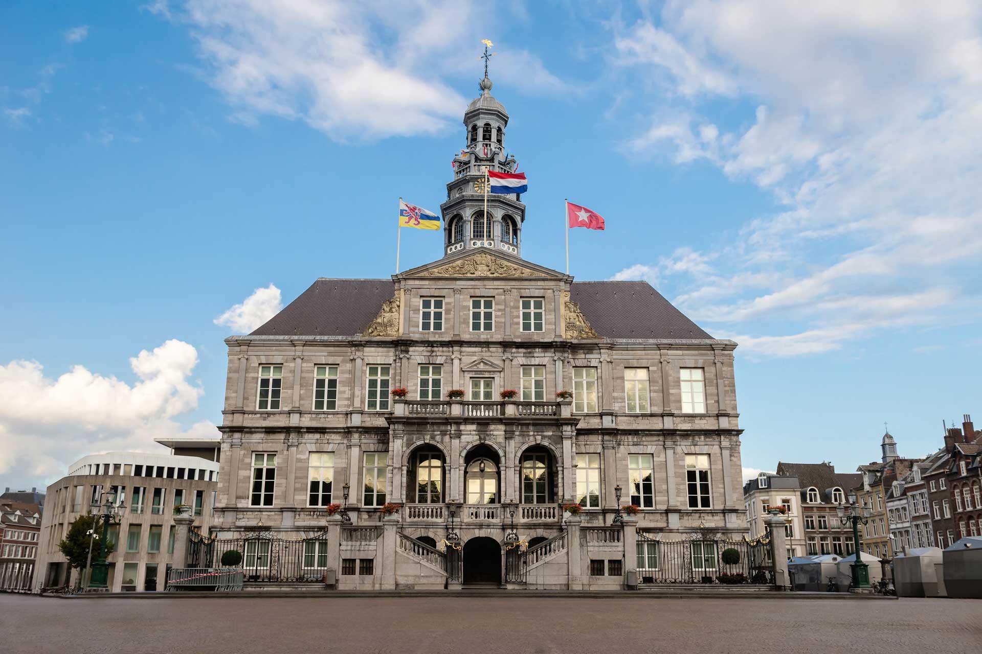 How to obtain Dutch citizenship