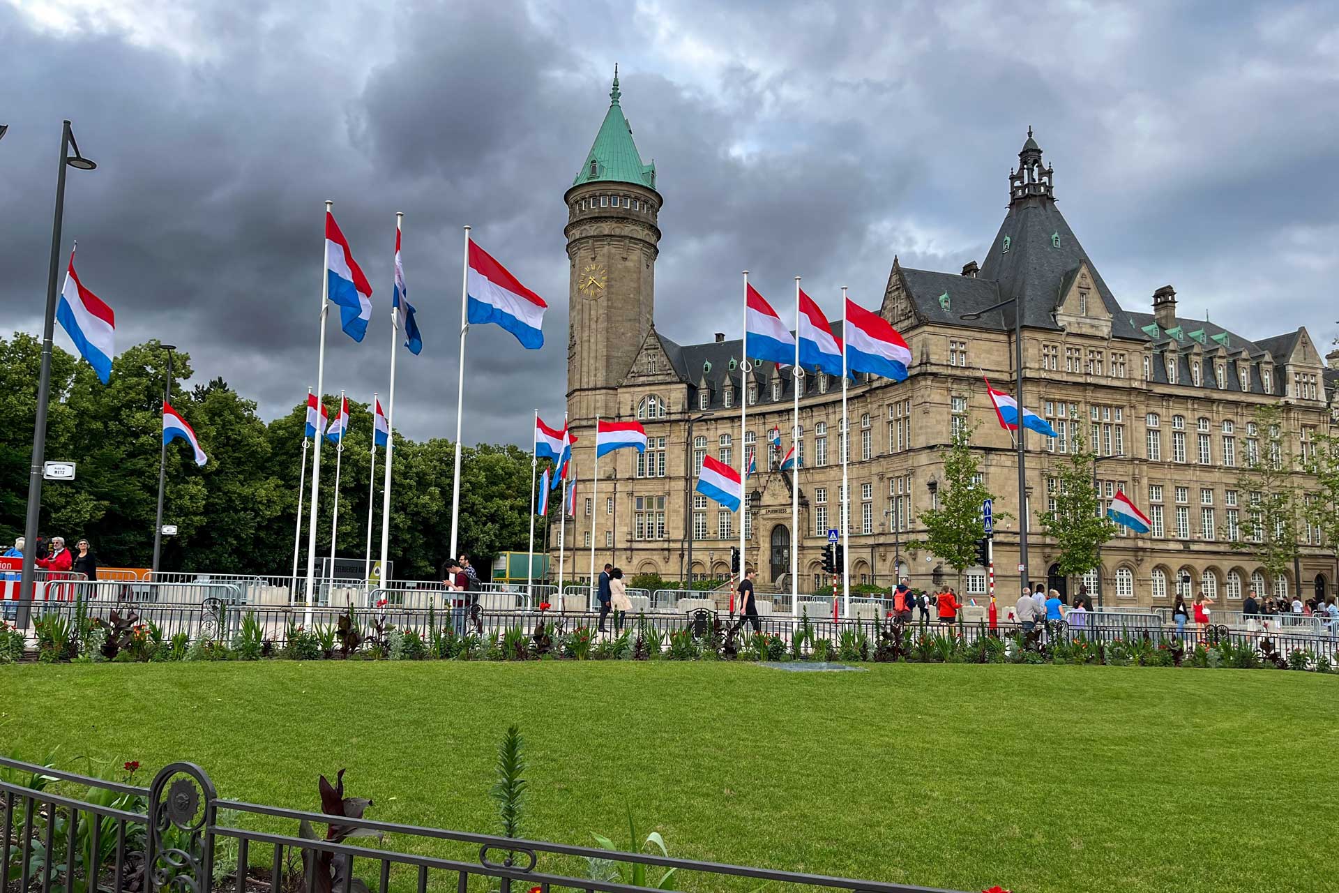 Luxembourg fully allows dual citizenship