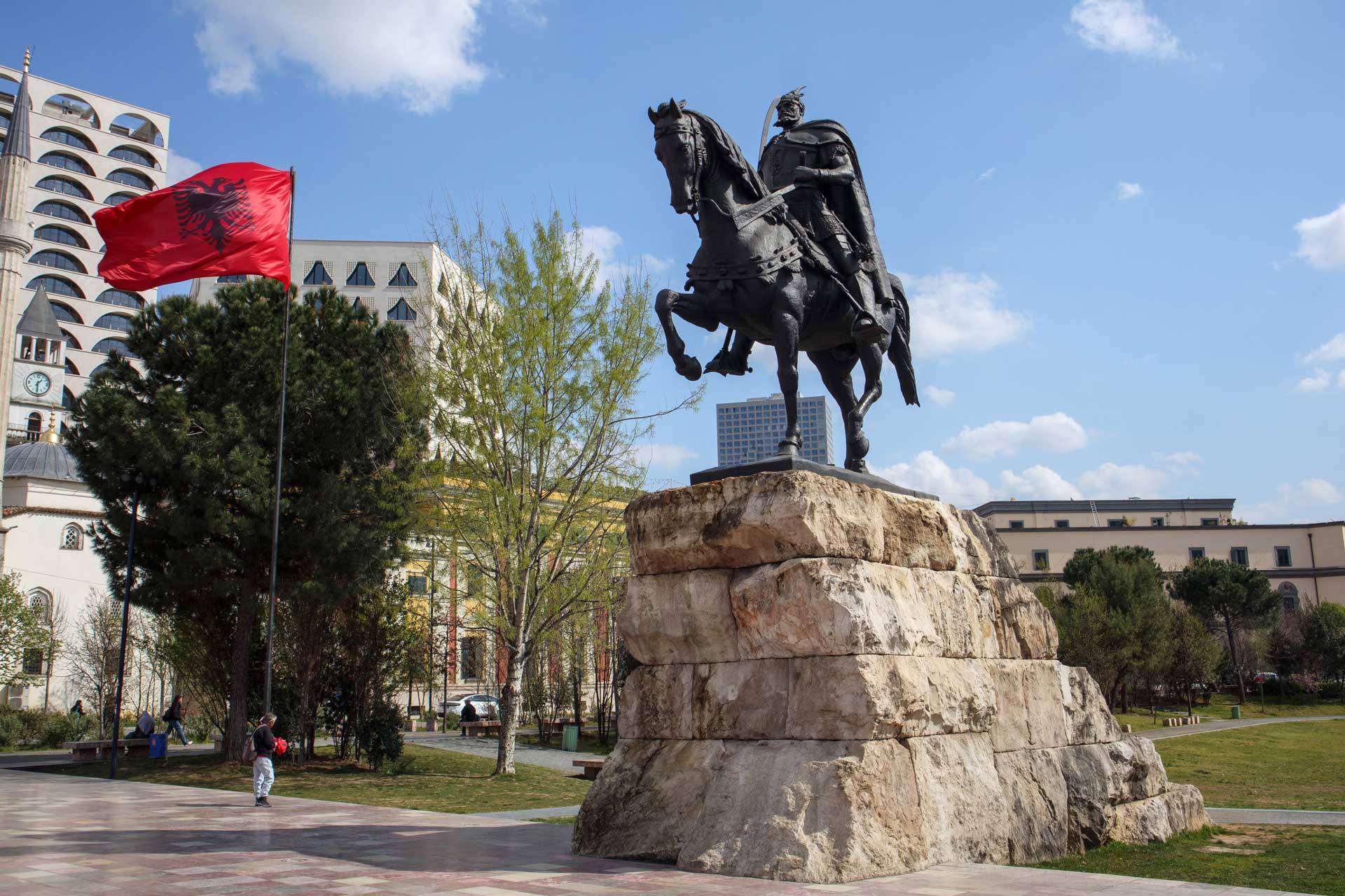 Albanian law does not provide an independent basis for citizenship
